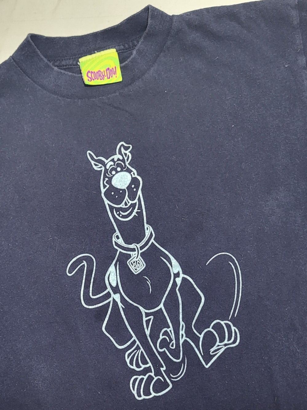 Scooby-Doo! Vintage Navy Blue Graphic Tee with Light Blue Felt Design
